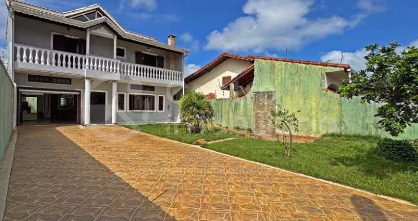 CASA à venda com 4 quartos em Peruíbe, no bairro Maria H Novaes