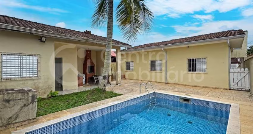 CASA à venda com piscina e 3 quartos em Peruíbe, no bairro Cidade Nova Peruíbe