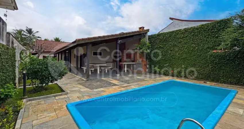 Casa à venda com piscina e 6 quartos em peruíbe, no bairro parque balneario oasis