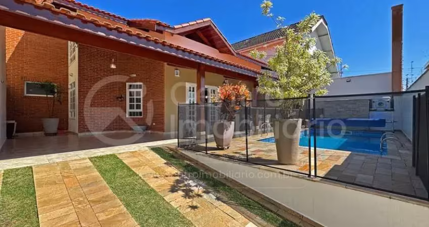 Casa à venda com piscina e 3 quartos em peruíbe, no bairro parque turistico
