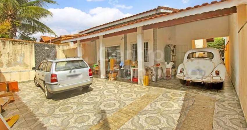 CASA à venda com 2 quartos em Peruíbe, no bairro Jardim Ribamar