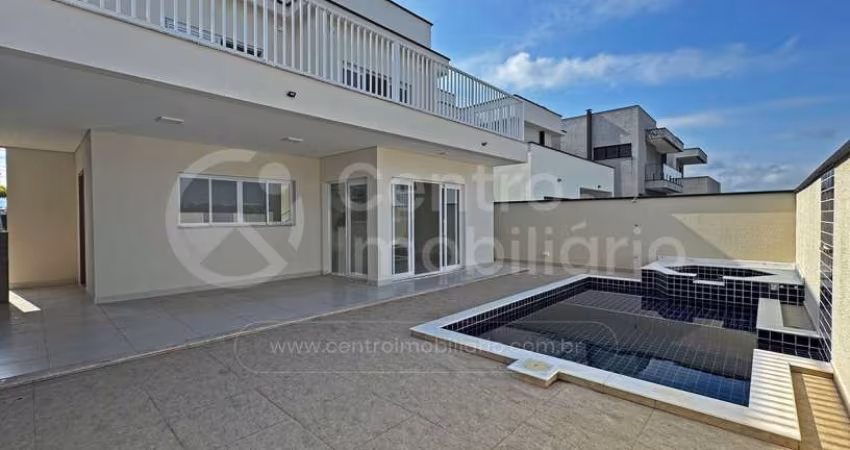 CASA à venda com piscina e 4 quartos em Peruíbe, no bairro Residencial Flora Rica