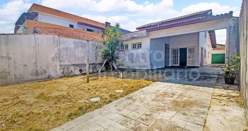 CASA à venda com 3 quartos em Peruíbe, no bairro Belmira Novaes