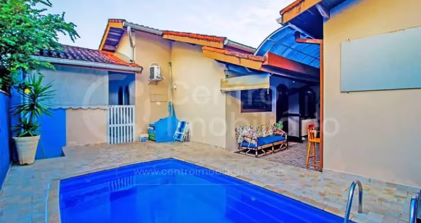 CASA à venda com piscina e 2 quartos em Peruíbe, no bairro Jardim Mar E Sol