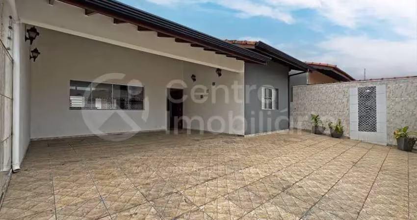 Casa à venda com 3 quartos em peruíbe, no bairro belmira novaes
