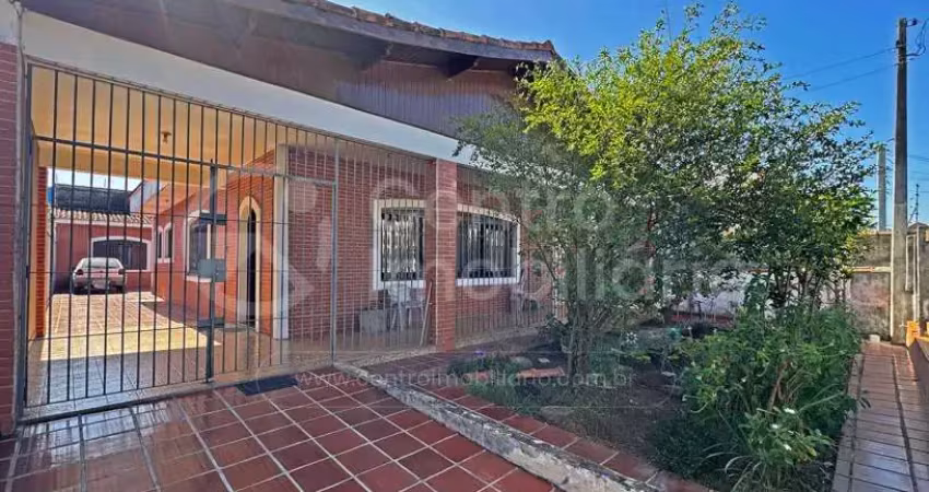 Casa à venda com 2 quartos em peruíbe, no bairro stella maris