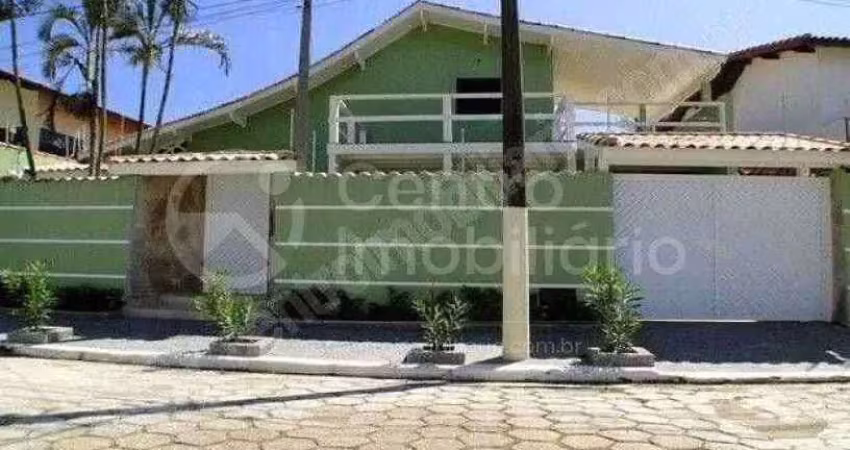 Casa à venda com piscina e 5 quartos em peruíbe, no bairro stella maris
