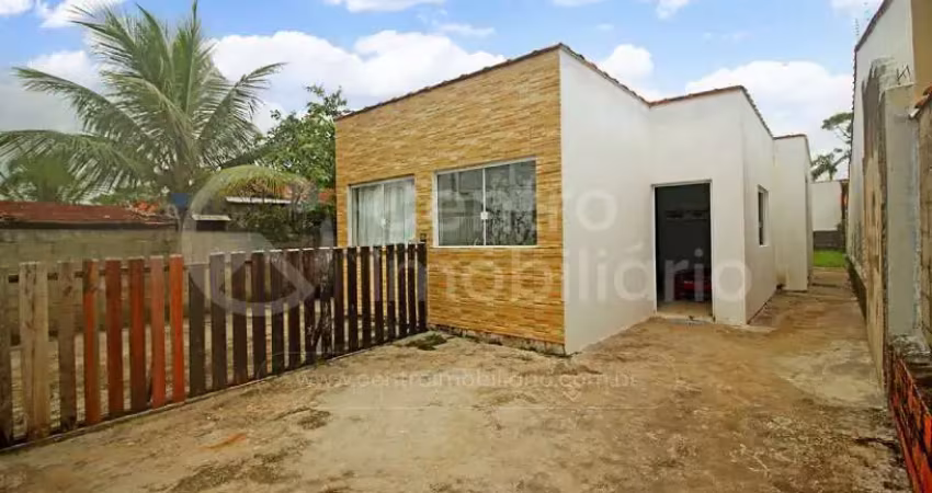 Casa à venda com 2 quartos em peruíbe, no bairro maria h novaes