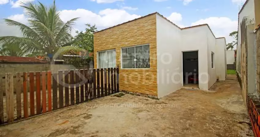 Casa à venda com 2 quartos em peruíbe, no bairro maria h novaes