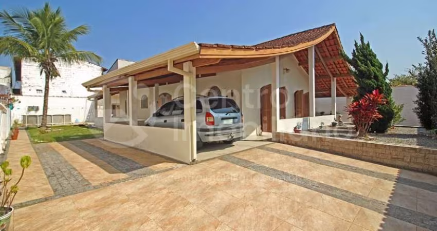 CASA à venda com 4 quartos em Peruíbe, no bairro Balneario Barra de Jangada
