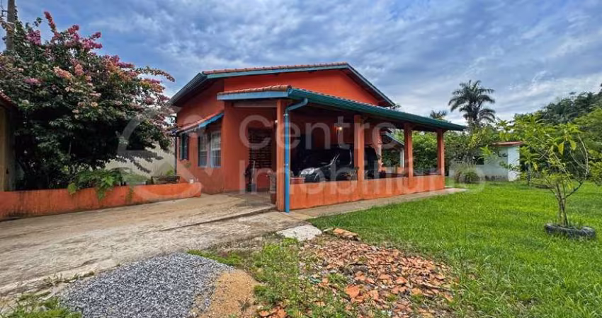 CASA à venda com 2 quartos em Peruíbe, no bairro Manaca dos Itatins