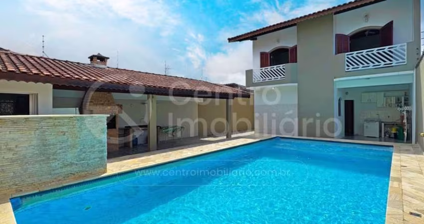 CASA à venda com piscina e 4 quartos em Peruíbe, no bairro Parque D Aville