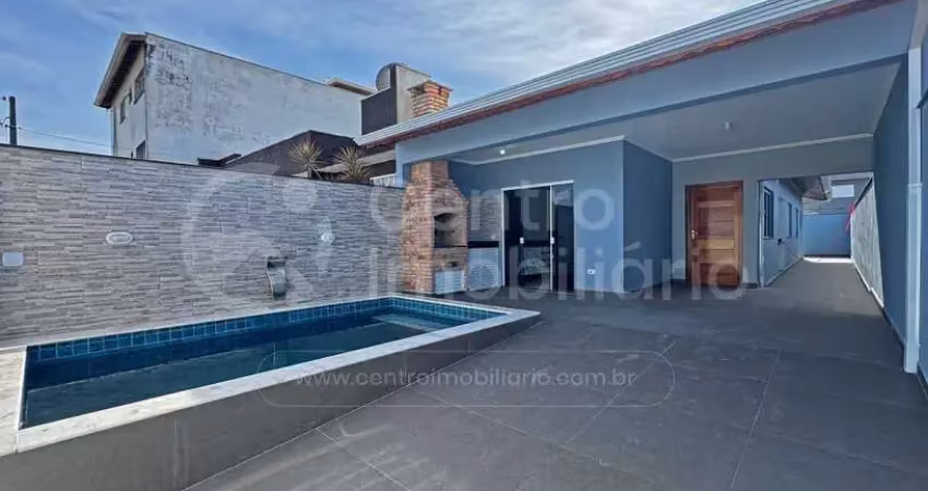 Casa à venda com piscina e 2 quartos em peruíbe, no bairro flora rica