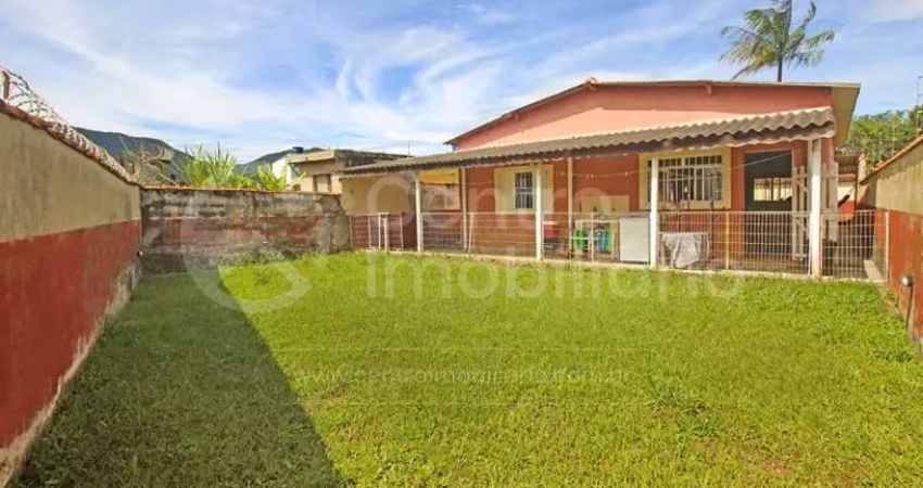 CASA à venda com 3 quartos em Peruíbe, no bairro Estancia dos Eucaliptos