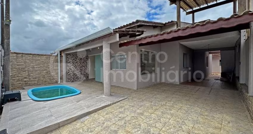 CASA à venda com piscina e 3 quartos em Peruíbe, no bairro Estancia Sao Jose