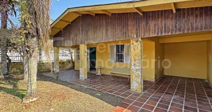 CASA à venda com 2 quartos em Peruíbe, no bairro Jardim Ribamar