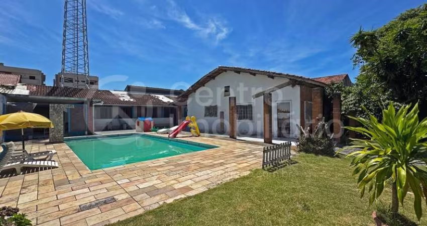 CASA à venda com piscina e 3 quartos em Peruíbe, no bairro Balneario Barra de Jangada