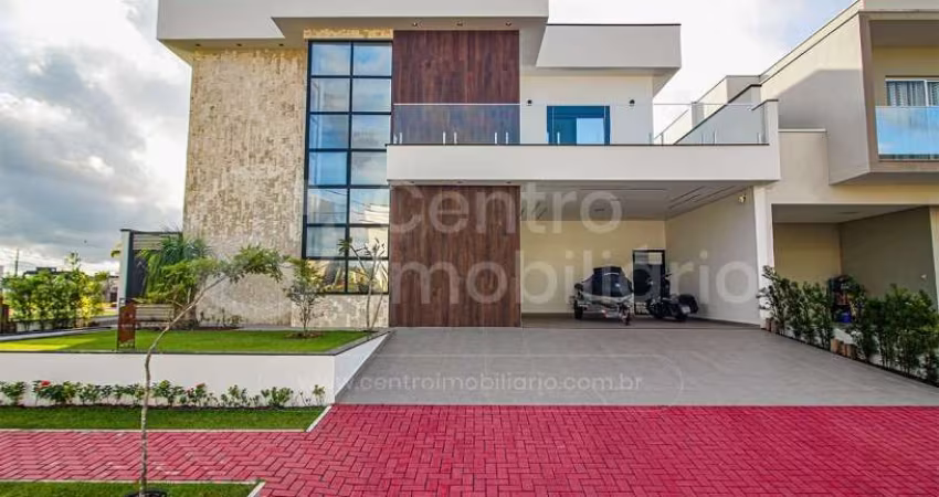 CASA à venda com piscina e 4 quartos em Peruíbe, no bairro Residencial Flora Rica