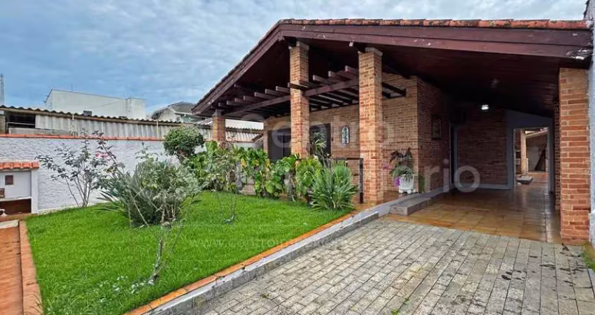 CASA à venda com 3 quartos em Peruíbe, no bairro Jardim Ribamar