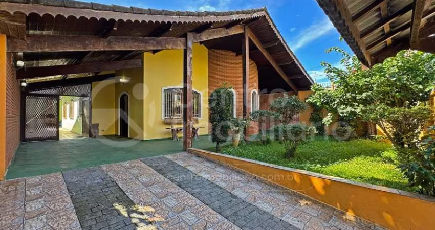 CASA à venda com 3 quartos em Peruíbe, no bairro Estancia Balnearia Convento Velho