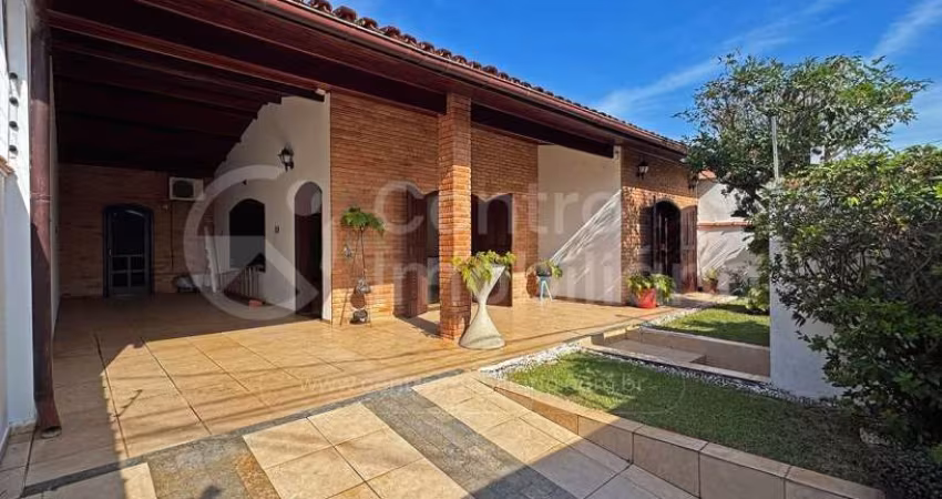 CASA à venda com 4 quartos em Peruíbe, no bairro Jardim Ribamar
