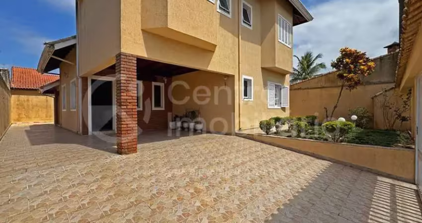 CASA à venda com piscina e 4 quartos em Peruíbe, no bairro Parque Turistico