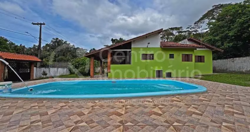 Casa à venda com piscina e 4 quartos em peruíbe, no bairro estância são marcos