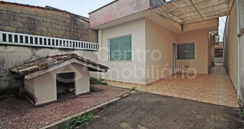 CASA à venda com 2 quartos em Peruíbe, no bairro Parque D Aville
