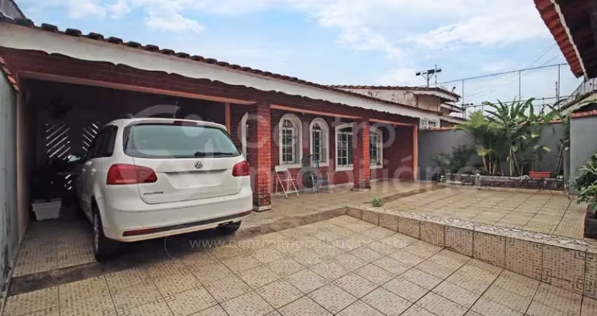 CASA à venda com 3 quartos em Peruíbe, no bairro Balneario Josedy