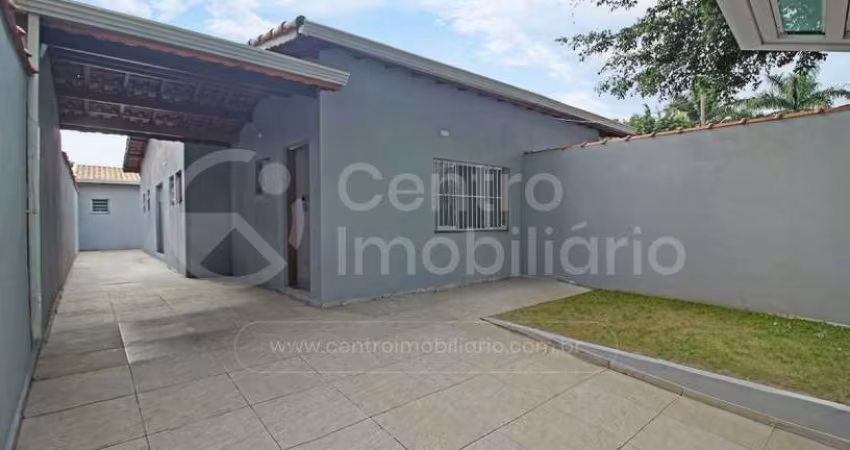CASA à venda com 2 quartos em Peruíbe, no bairro Jardim Ribamar