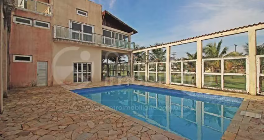 CASA à venda com piscina e 4 quartos em Peruíbe, no bairro Jardim Beira Mar