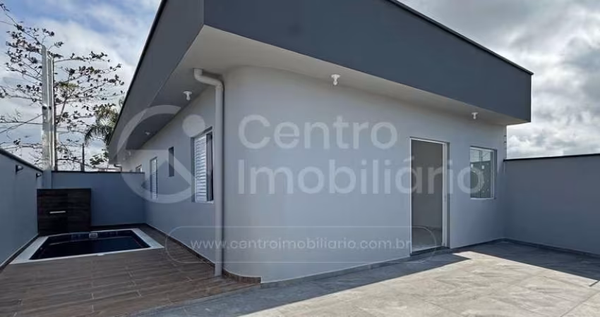 CASA à venda com piscina e 2 quartos em Peruíbe, no bairro Estancia Sao Jose