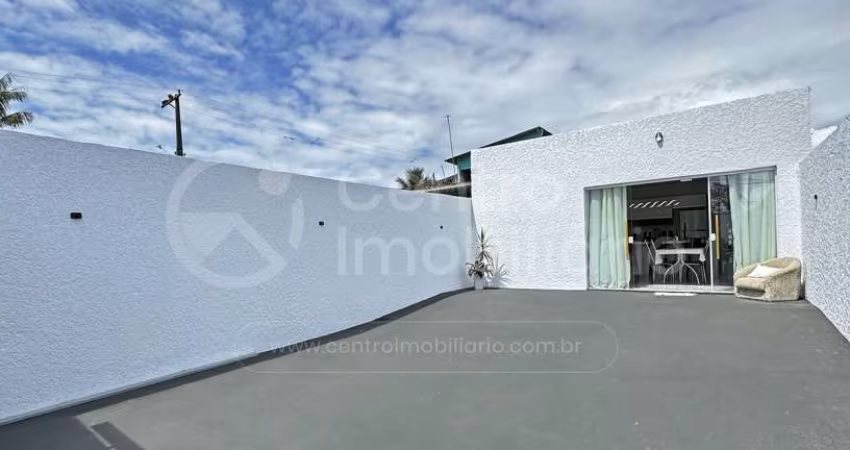 CASA à venda com 2 quartos em Peruíbe, no bairro Vila Romar