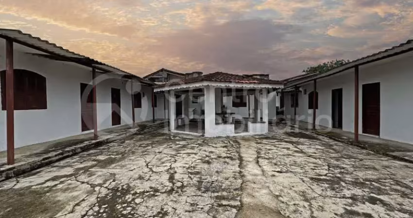 Casa à venda com 7 quartos em peruíbe, no bairro itatins