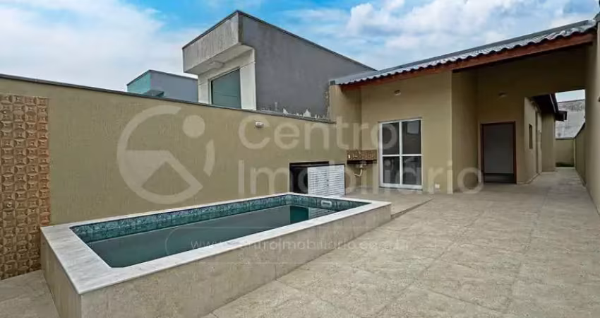 CASA à venda com piscina e 2 quartos em Peruíbe, no bairro Parque D Aville