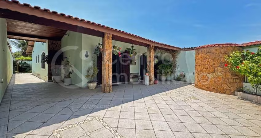CASA à venda com piscina e 3 quartos em Peruíbe, no bairro Cidade Nova Peruíbe