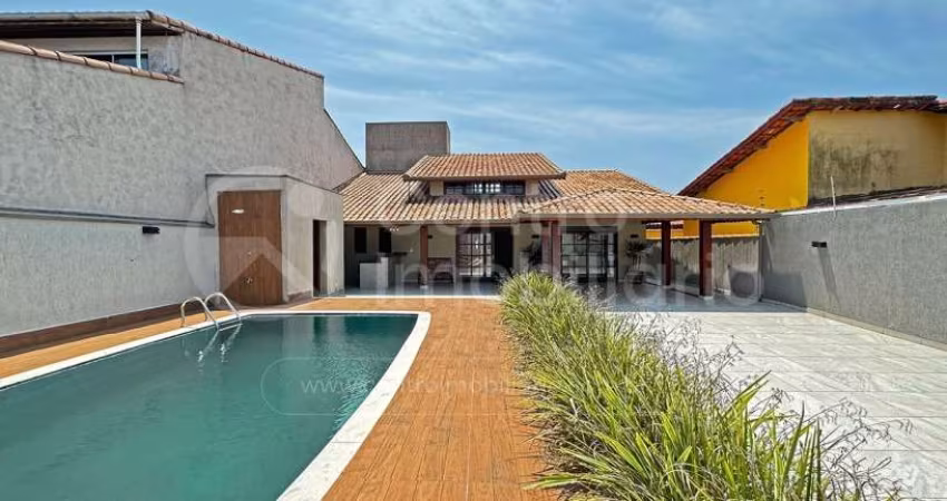 CASA à venda com piscina e 4 quartos em Peruíbe, no bairro Cidade Nova Peruíbe