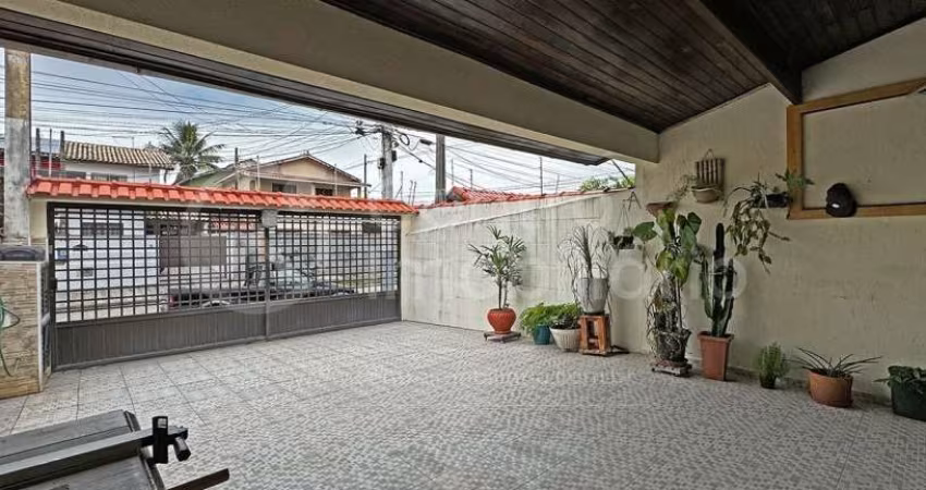 CASA à venda com 3 quartos em Peruíbe, no bairro Stella Maris