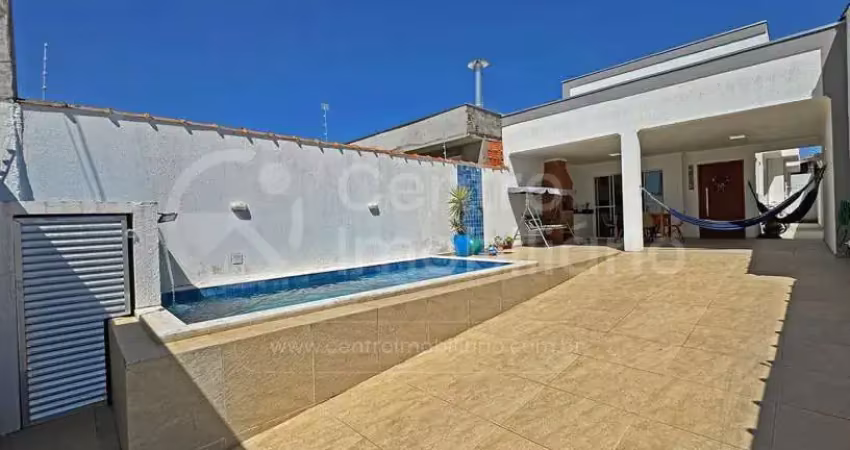 CASA à venda com piscina e 2 quartos em Peruíbe, no bairro Parque D Aville