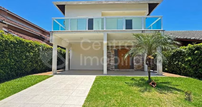 CASA à venda com piscina e 3 quartos em Peruíbe, no bairro Bougainvillee II