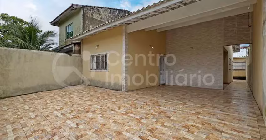 Casa à venda com 2 quartos em peruíbe, no bairro belmira novaes
