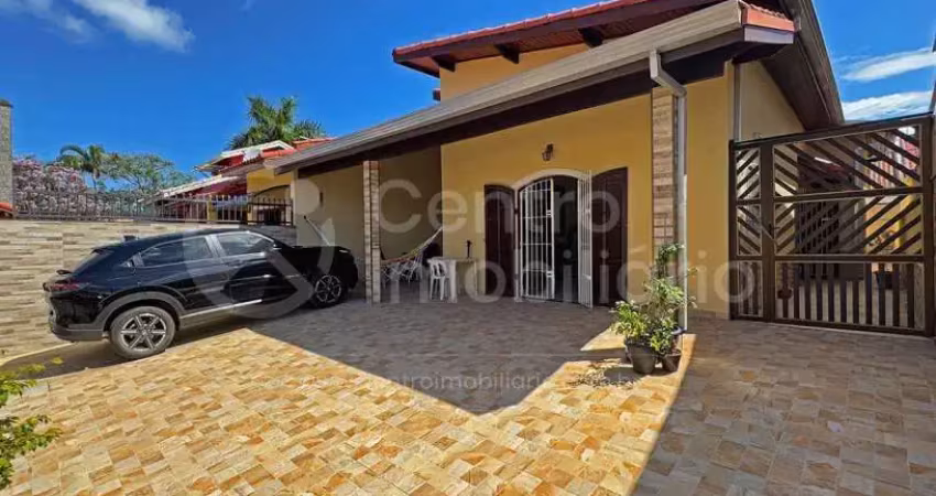 Casa à venda com 3 quartos em peruíbe, no bairro jardim três marias