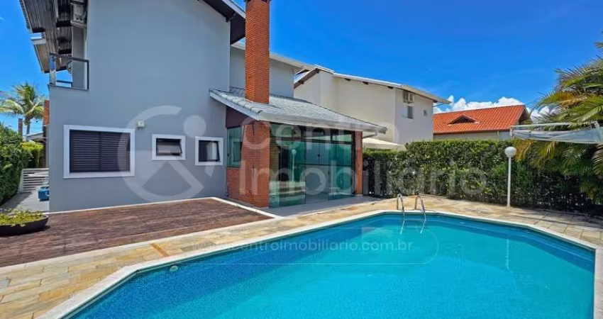 CASA à venda com piscina e 3 quartos em Peruíbe, no bairro Bougainvillee II