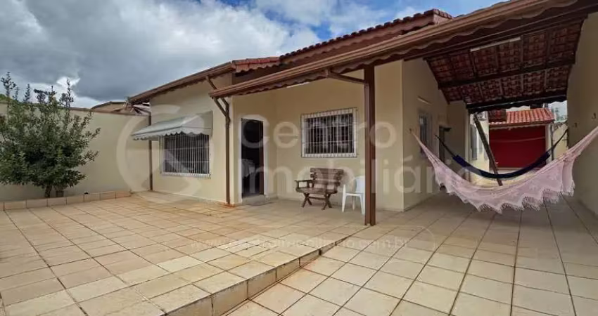 CASA à venda com 3 quartos em Peruíbe, no bairro Balneario Arpoador
