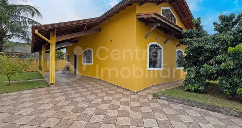 CASA à venda com 3 quartos em Peruíbe, no bairro Parque D Aville