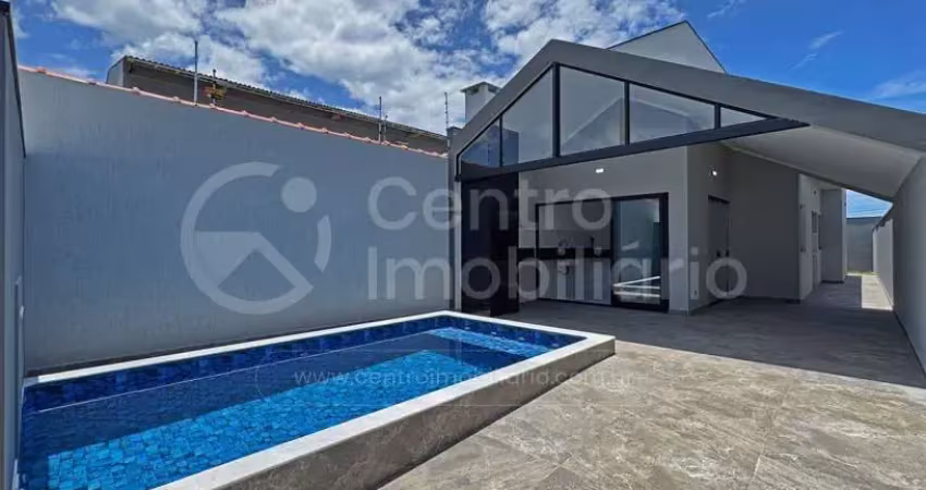 CASA à venda com piscina e 2 quartos em Peruíbe, no bairro Parque D Aville
