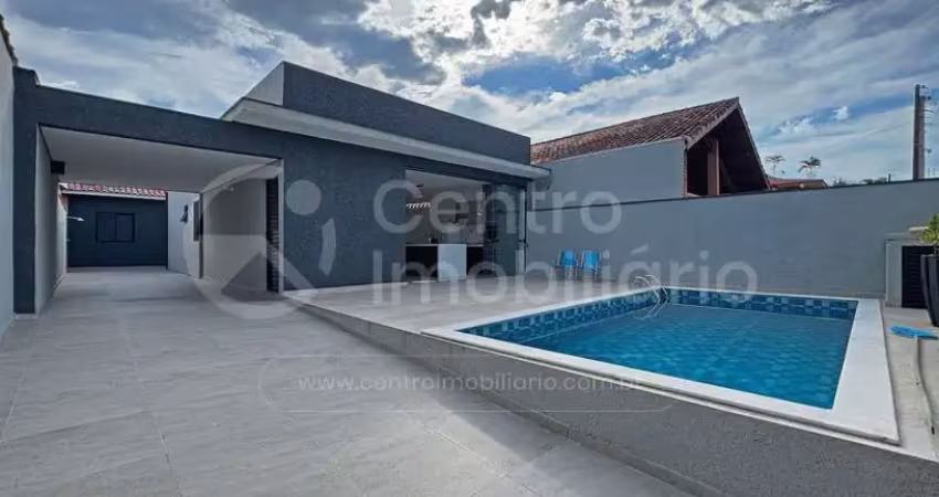 Casa à venda com piscina e 3 quartos em peruíbe, no bairro parque balneario oasis