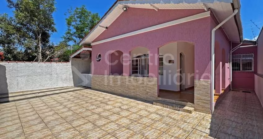 CASA à venda com 2 quartos em Peruíbe, no bairro Balneario Josedy