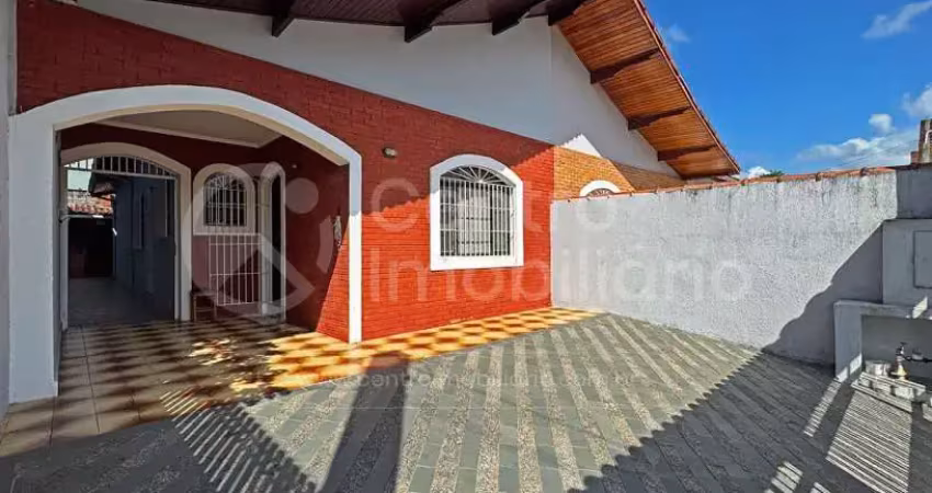 CASA à venda com 3 quartos em Peruíbe, no bairro Balneario Sao Joao Batista