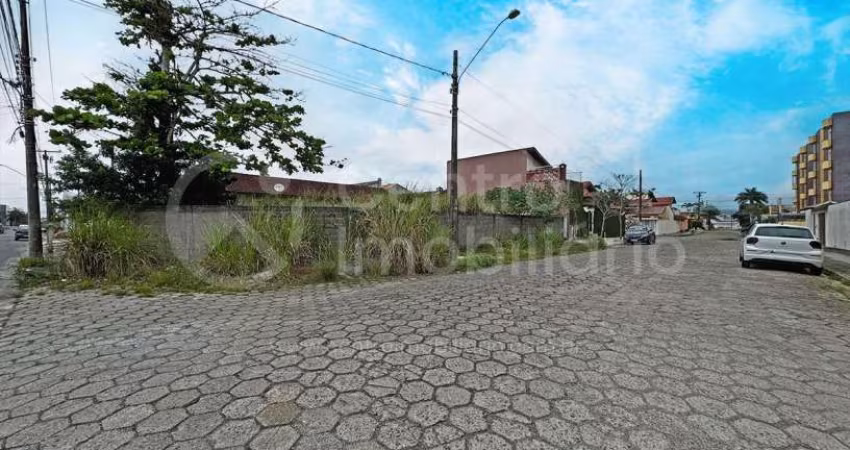 TERRENO à venda em Peruíbe, no bairro Jardim Três Marias